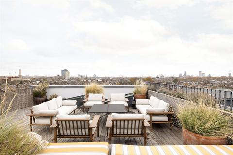 3 bedroom penthouse to rent, Wyfold Road, London, SW6