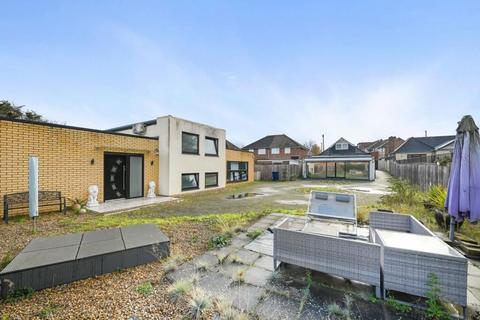 undefined, Ferrymead Avenue, Greenford, UB6 9TL