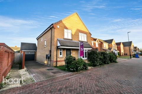 4 bedroom detached house for sale, Holly Field Crescent, Doncaster