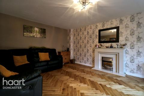 4 bedroom detached house for sale, Holly Field Crescent, Doncaster