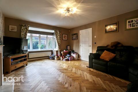 4 bedroom detached house for sale, Holly Field Crescent, Doncaster