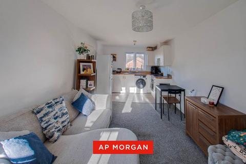 2 bedroom apartment for sale, Marshall Crescent, Wordsley, Stourbridge, West Midlands, DY8