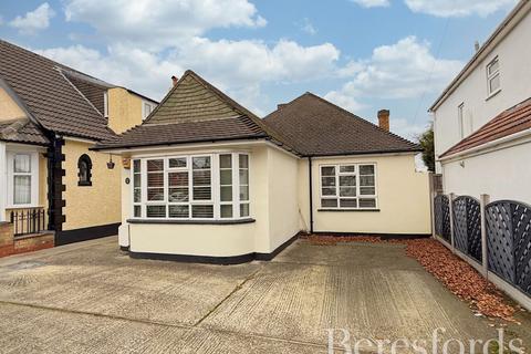 Vicarage Road, Hornchurch, RM12