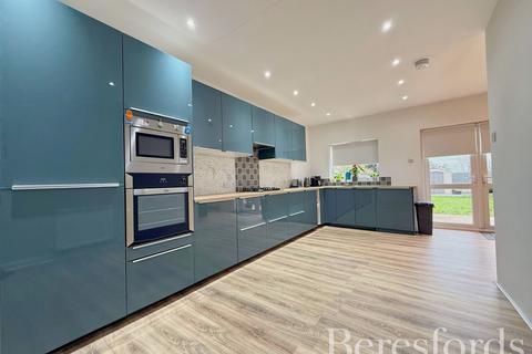 undefined, Vicarage Road, Hornchurch, RM12