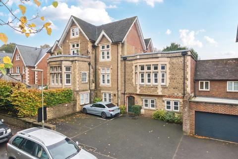 2 bedroom flat for sale, Brighton Road, Surrey GU7