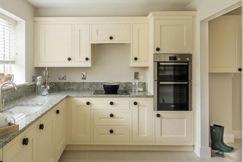 2 bedroom flat for sale, Brighton Road, Surrey GU7