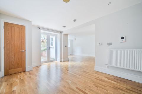 2 bedroom flat for sale, Brighton Road, Surrey GU7
