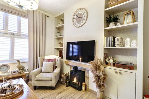 3 bedroom terraced house for sale, Grove Place, Pontypool