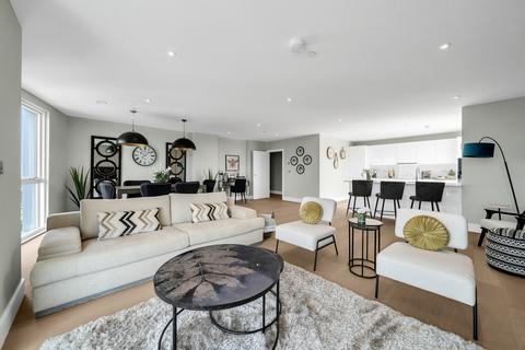 3 bedroom apartment for sale, Penthouse Apt 4016c Vision Point, Battersea, SW11