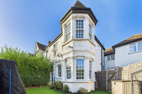 2 bedroom end of terrace house for sale, District Road, Wembley, HA0