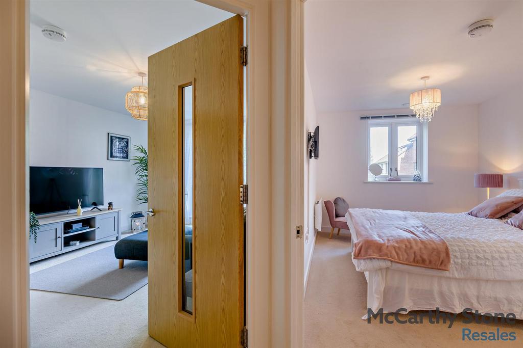 8663835-interior04-800.jpg