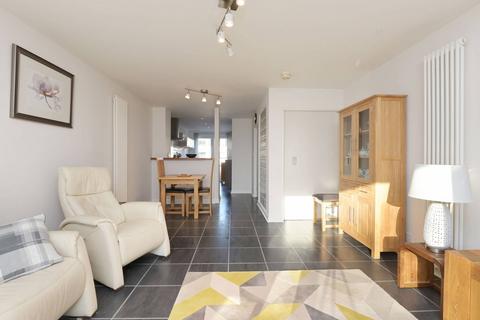 2 bedroom flat for sale, 11/8 East Pilton Farm Rigg, Fettes, Edinburgh, EH5 2GE