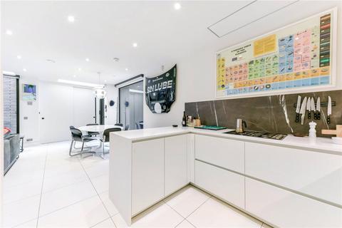 3 bedroom semi-detached house to rent, Southwick Yard, Titchborne Row, W2