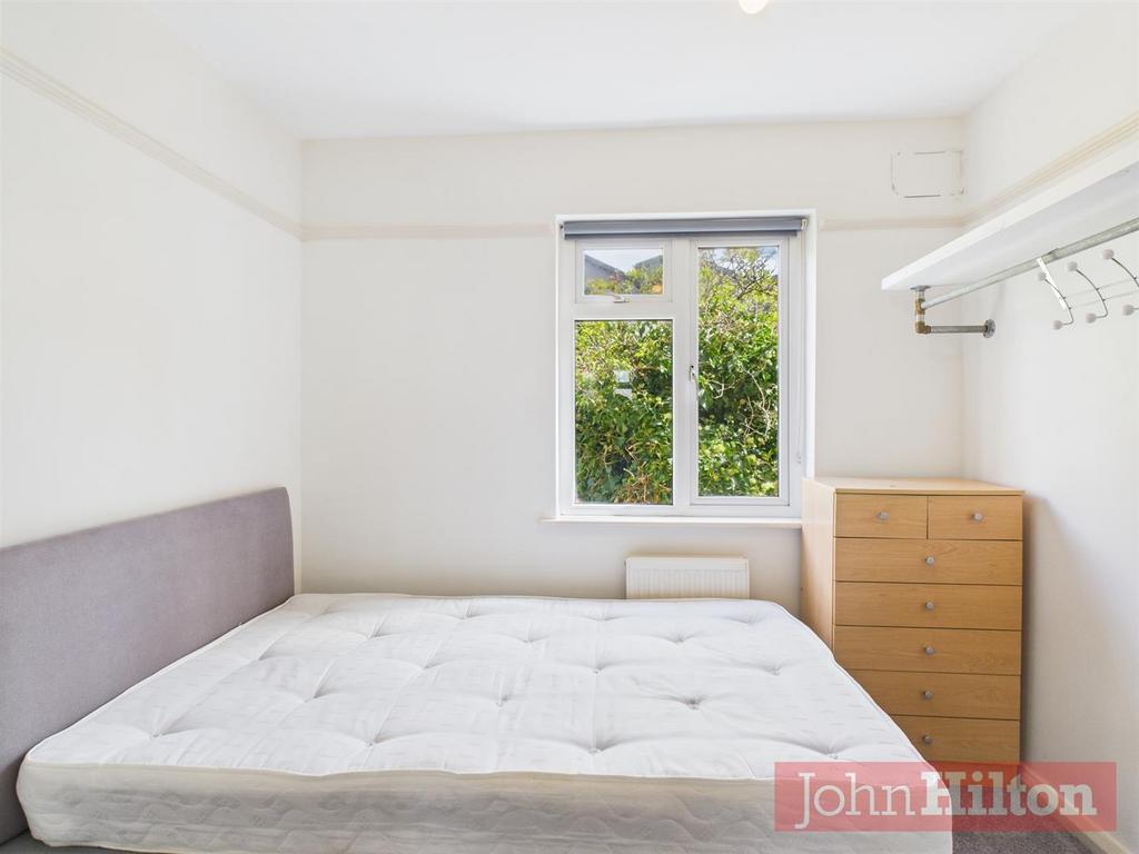 CAM02534 G0-PR0560-STILL009.jpg