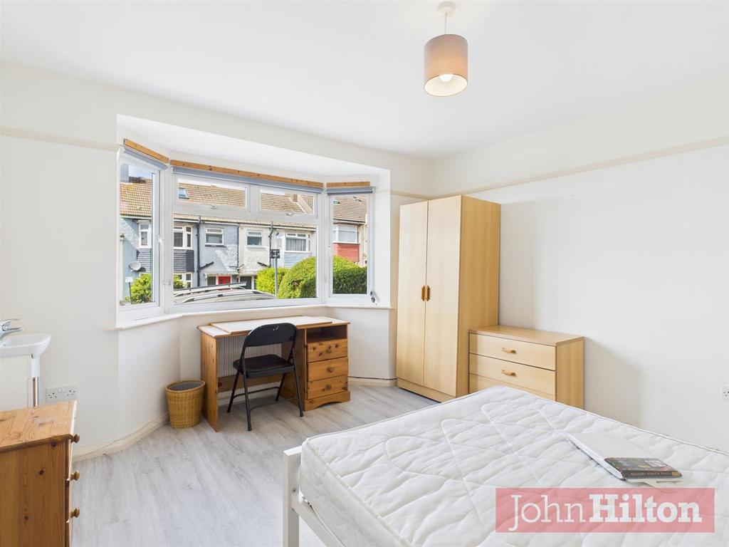 CAM02534 G0-PR0560-STILL003.jpg