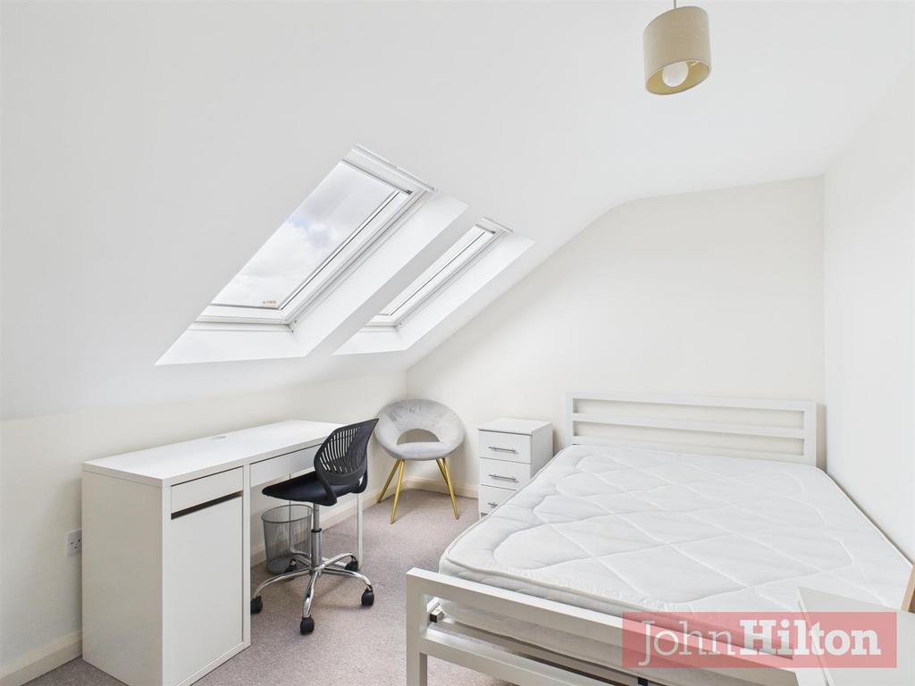 CAM02534 G0-PR0560-STILL015.jpg