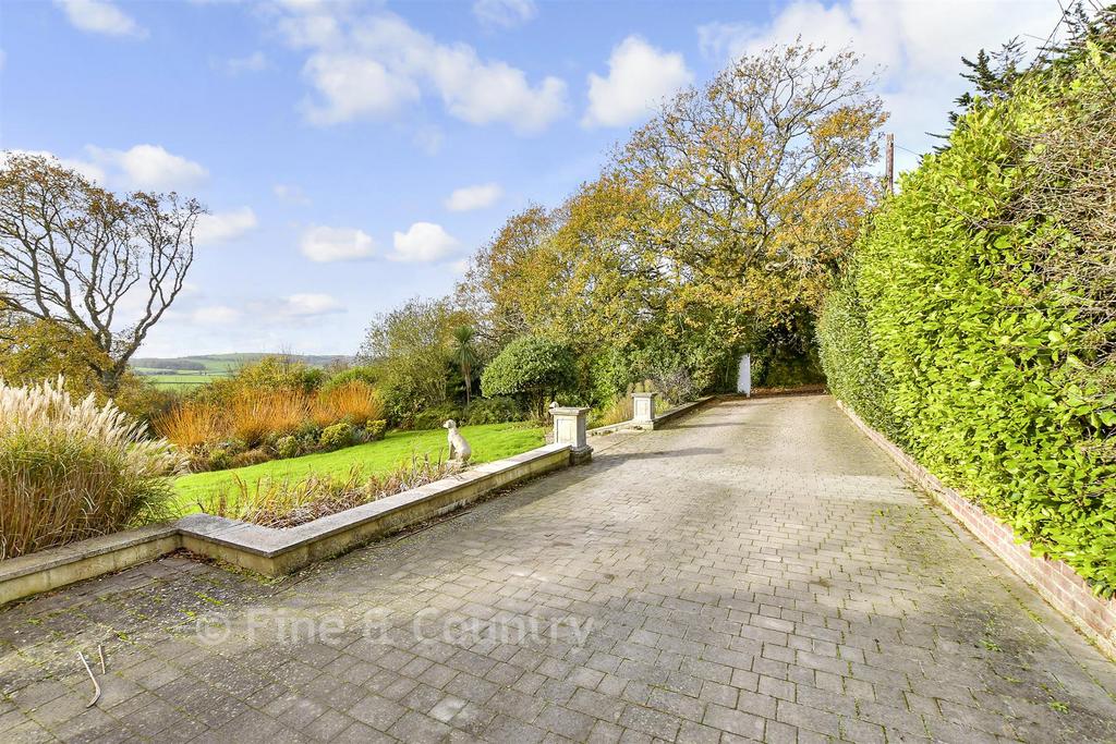 Driveway/Parking