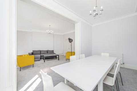 4 bedroom flat to rent, Cabbell Street, London, NW1