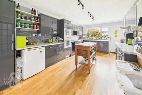 4 bedroom detached house for sale, Woodrow Lane, Great Moulton, Norwich