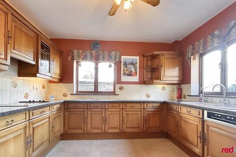 5 bedroom detached house to rent, St Brides, Coast Road, St Brides Wentlooge