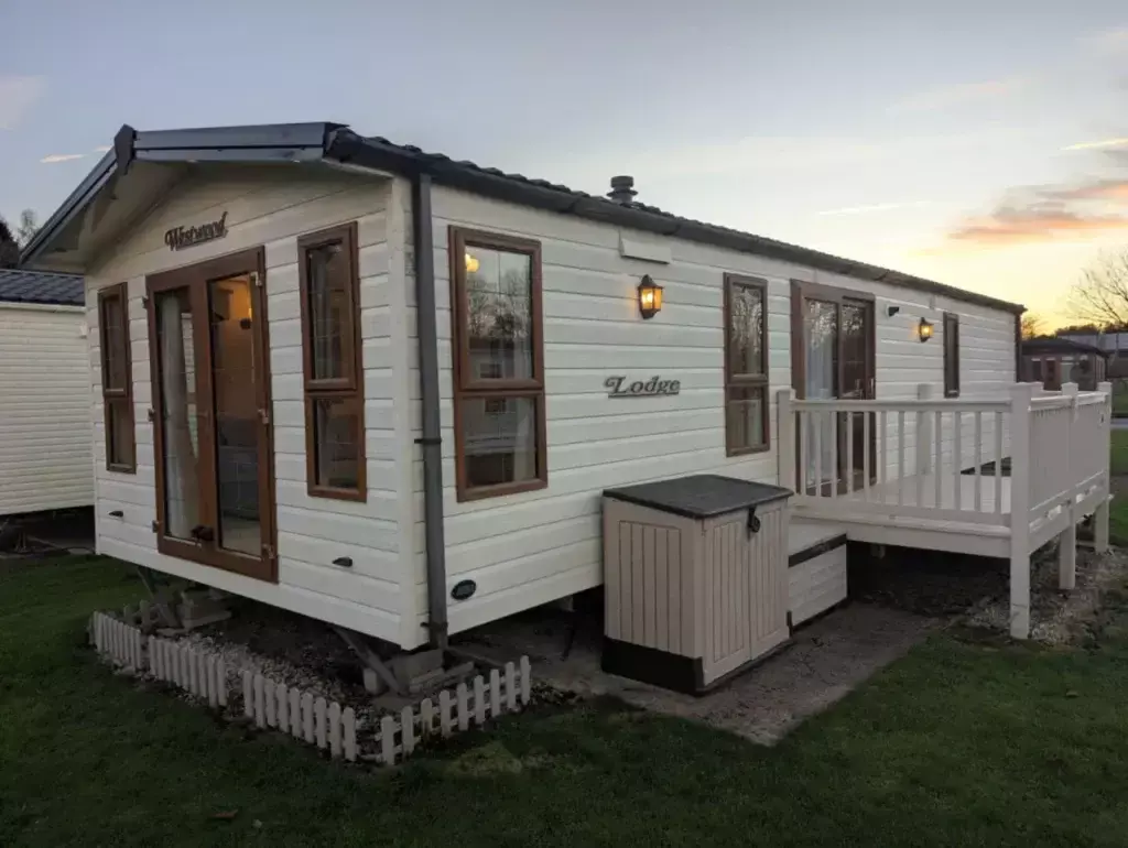 7401 Bockenfield Park Exterior