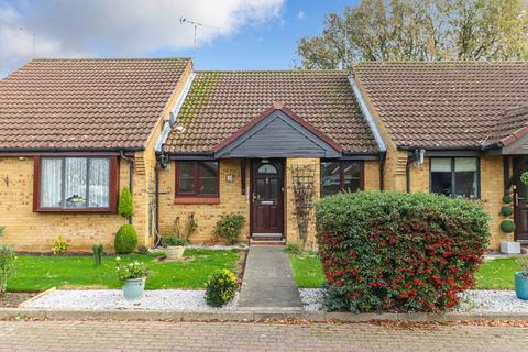 2 bedroom terraced bungalow for sale, Pegasus Court, Abbots Langley, WD5