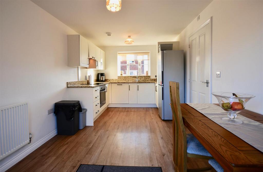 Kitchen/dining