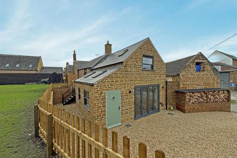 3 bedroom cottage for sale, Main Street, Caldecott, Market Harborough