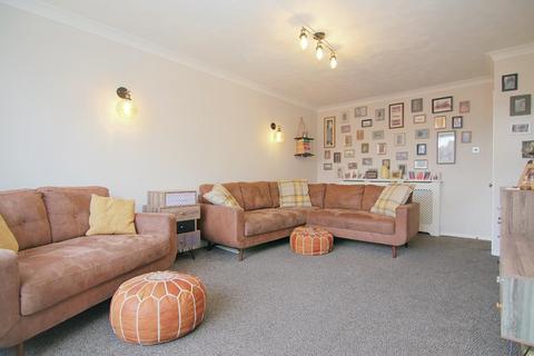 4 bedroom semi-detached bungalow for sale, Half Mile Gardens, Stanningley, Pudsey