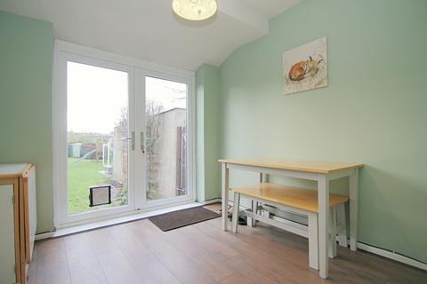 4 bedroom semi-detached bungalow for sale, Half Mile Gardens, Stanningley, Pudsey