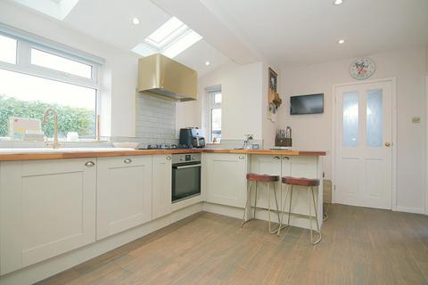 4 bedroom semi-detached bungalow for sale, Half Mile Gardens, Stanningley, Pudsey