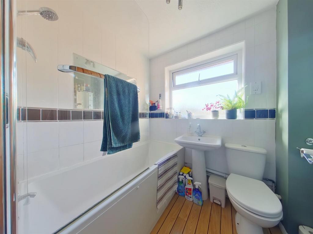Bathroom  (1).jpg