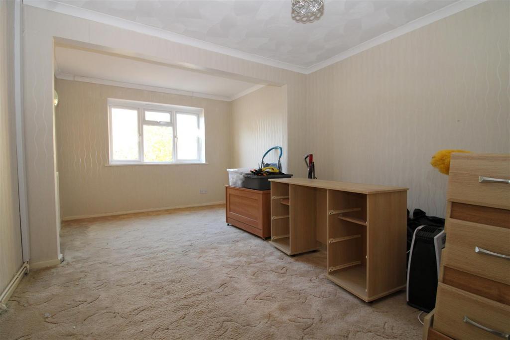 Bedroom..JPG