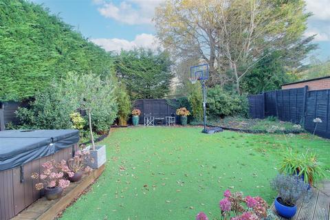 undefined, Darkes Lane, Potters Bar EN6