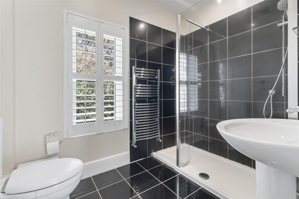 En-Suite Shower Room Bedroom 2