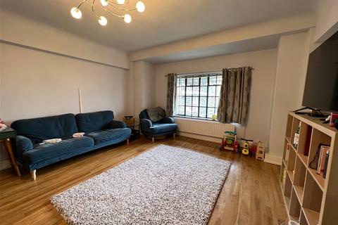 2 bedroom flat to rent, Millbrook Road East, Hampshire SO15