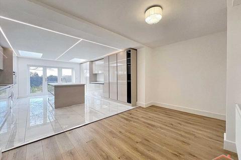 5 bedroom semi-detached house for sale, Bullhead Rd, Borehamwood, Borehamwood