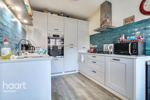 4 bedroom semi-detached house for sale, Crusade Way, ROCHESTER