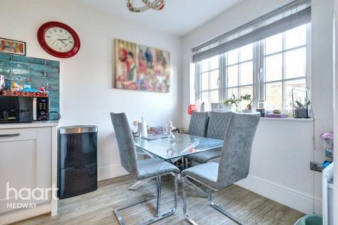 4 bedroom semi-detached house for sale, Crusade Way, ROCHESTER