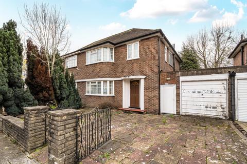 undefined, East Close, Ealing, W5
