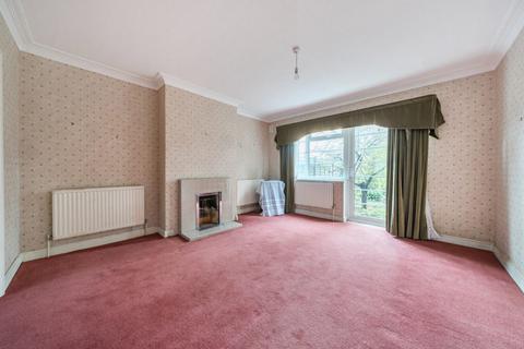 undefined, East Close, Ealing, W5