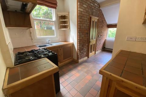 3 bedroom house share to rent, Knighton Road