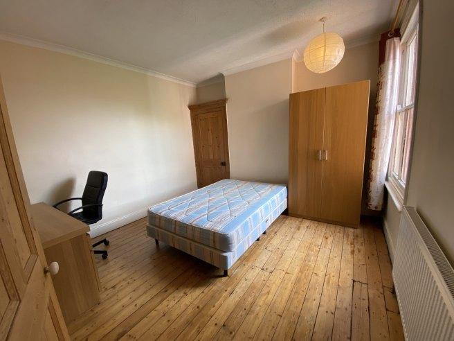 Knighton-road-le2-3ts-995527