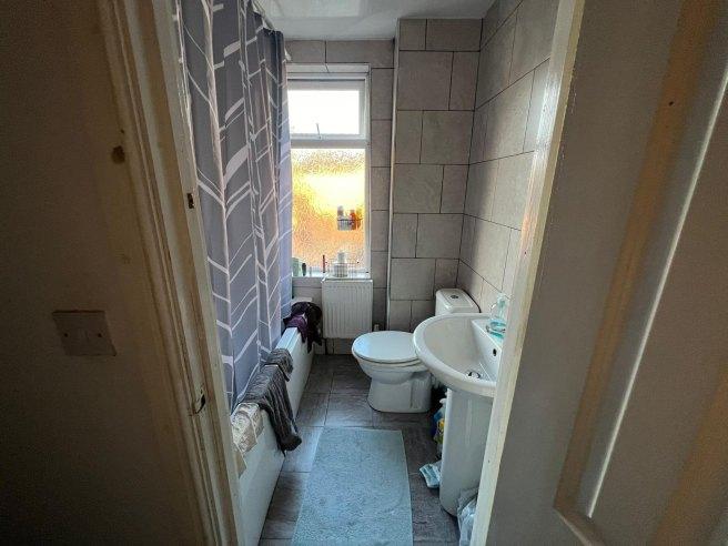 Clarendon-park-road-le2-3an-995550