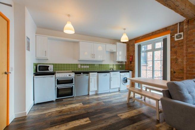 Braunstone-gate-le3-5lg-995758