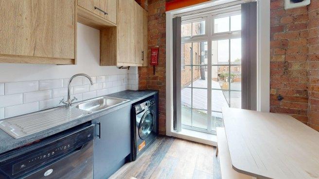 Braunstone-gate-le3-5lg-995761