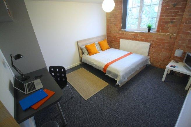 Braunstone-gate-le3-5lg-995764