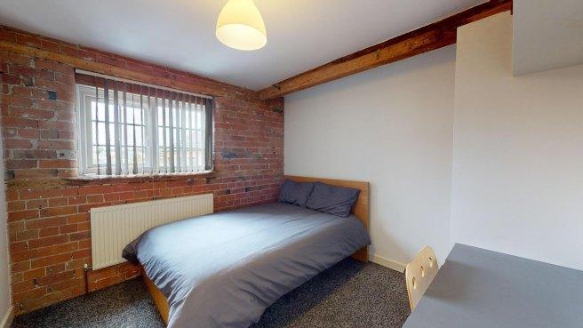 Braunstone-gate-le3-5lg-995766