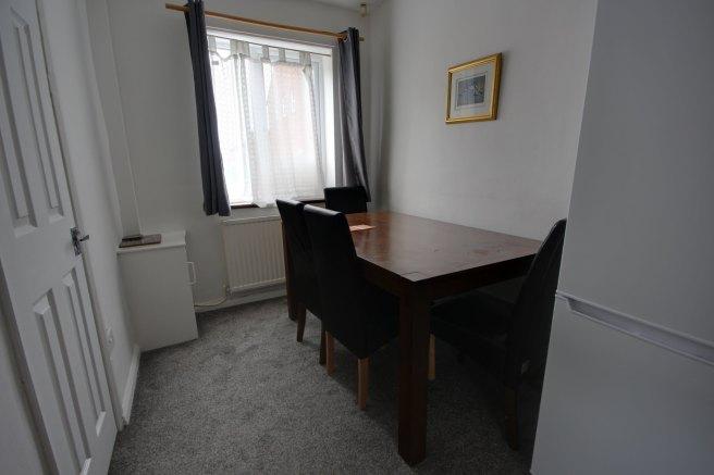 Churchill-square-dh1-1eu-996675