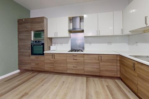 3 bedroom house share to rent, The Globe